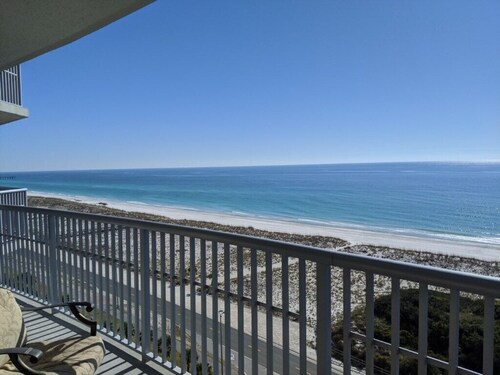 12th Floor views of the Gulf, Resort Pool & Hot Tub, Large Balcony - ED1230