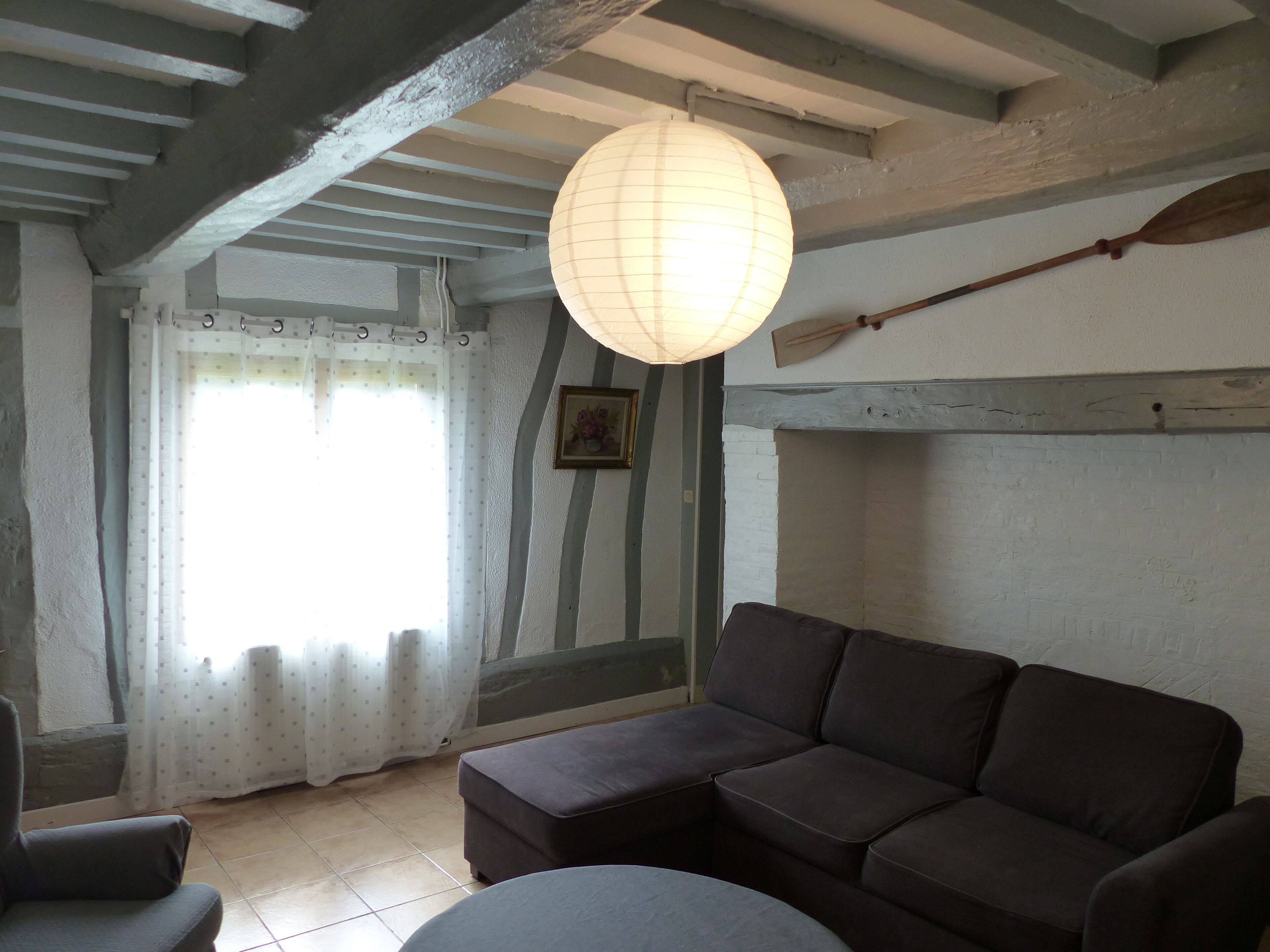 Tv, böcker och en stereo