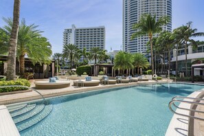 A heated pool - Junior Suite at Fontainebleau Hotel Miami Beach (Miami Beach)