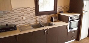 Kühlschrank, Ofen, Herdplatte, Wasserkocher