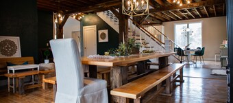 Beautifully Renovated Farmhouse at Maple Sugar Camp. 