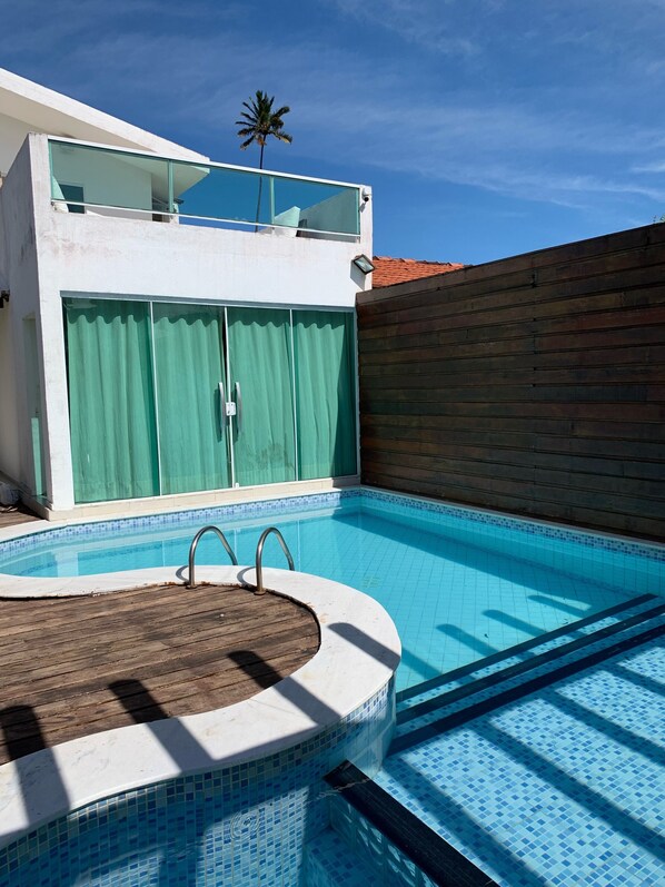 Utomhuspool