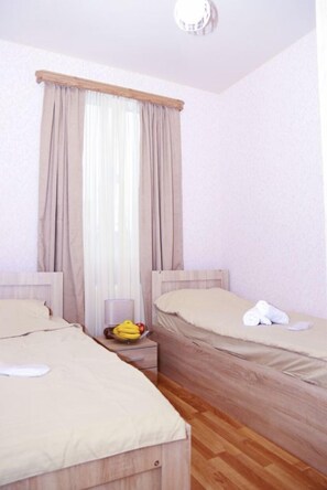 Family Apartment, Garden View (6)