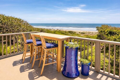 Oceanfront 4BR Retreat - Great for 3-4 Couples
