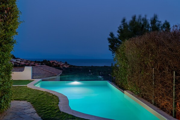 Udendørs pool