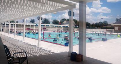 2 Golf Carts included!   Close to Lake Sumter Landing! Newly Renovated!