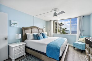 1 bedroom, iron/ironing board, free WiFi, bed sheets - Absolute OCEANFRONT; Walk to Beach/Kona Town, A/C, Oceanfront Pool, Elevator (Kailua-Kona)