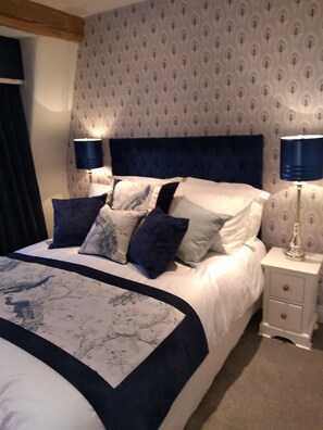 3 dormitoris, planxa i posts de planxar i un bressol de viatge 