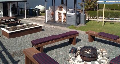 The Anchorage Arrochar. Newly Renovated with Amazing Views Free Kayaking BBQ Hut