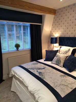3 bedrooms, iron/ironing board, travel cot, free WiFi - The Anchorage Arrochar. Newly Renovated with Amazing Views Free Kayaking BBQ Hut (Arrochar)