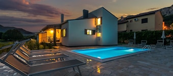 Amazing home in Jurandvor with WiFi