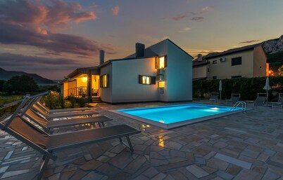 Amazing home in Jurandvor with WiFi
