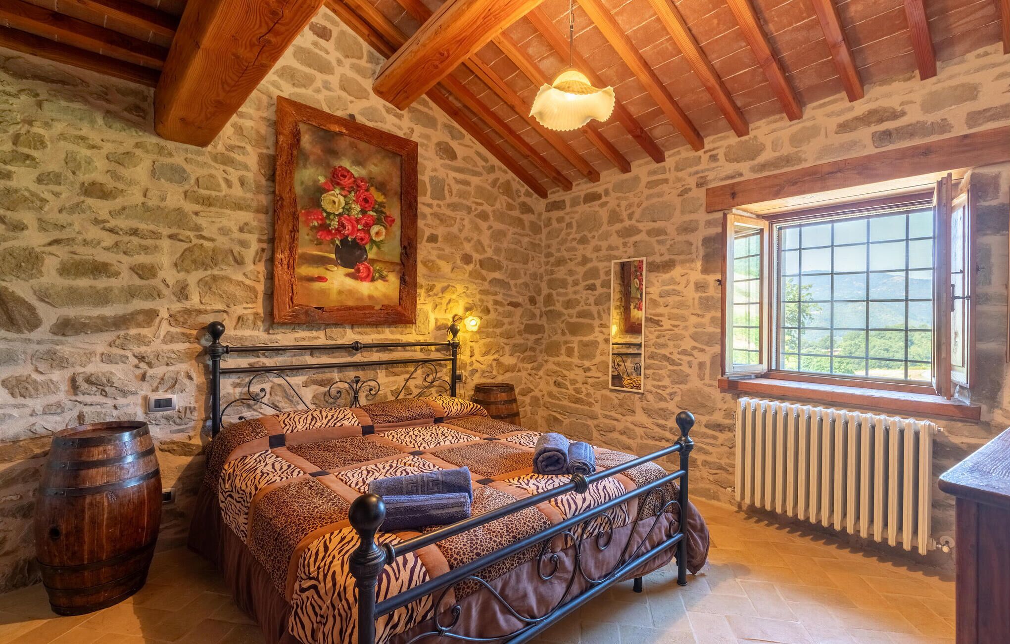 9 Schlafzimmer, Reisekinderbett