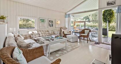 4 bedroom amazing home in Hornbæk