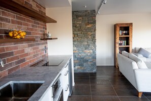 Deluxe Apartment | Living room | Toys, heated floors - Reynalton Apartments (Motueka Valley)