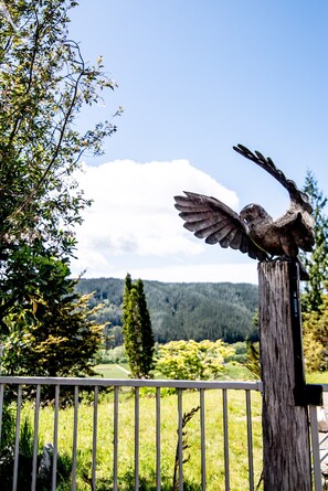 Garden view - Reynalton Apartments (Motueka Valley)