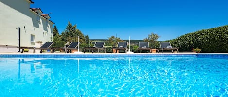 Piscine extérieure