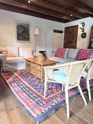 TV, fireplace, DVD player