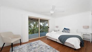 6 bedrooms, iron/ironing board, free WiFi, bed sheets