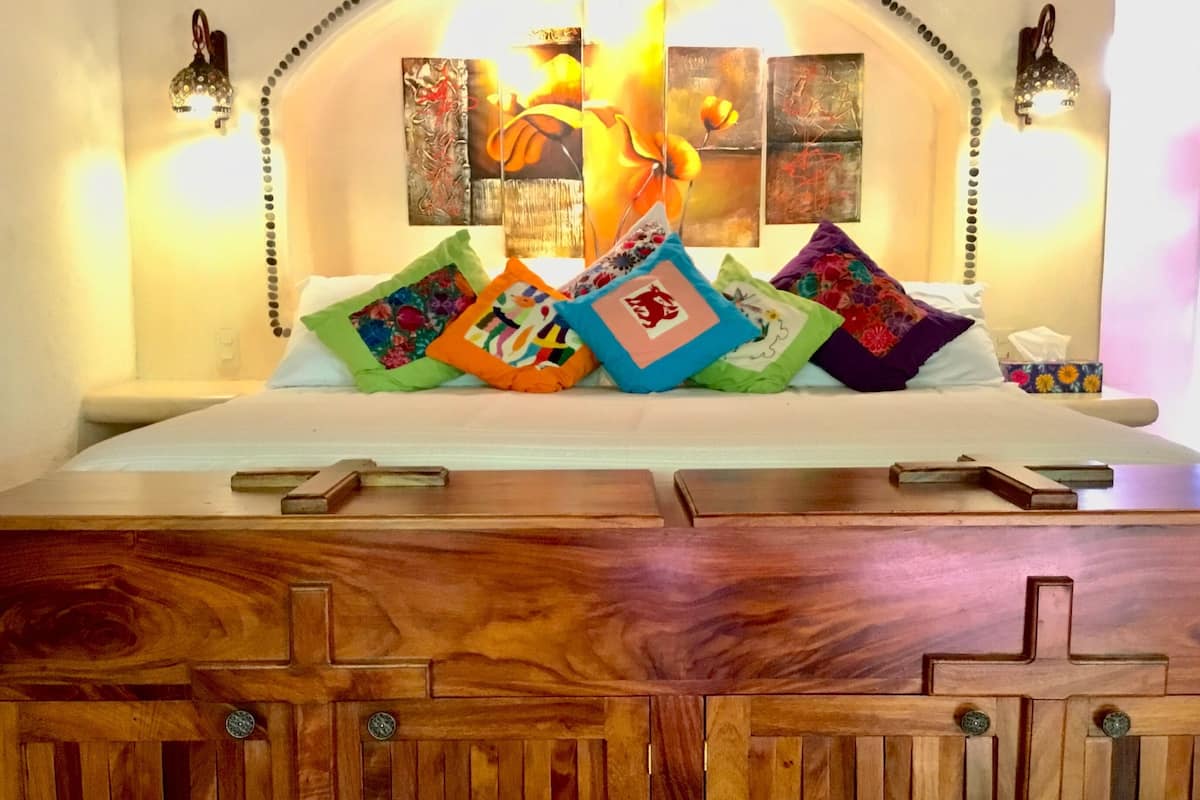 Comfort Room, 1 King Bed, Patio, Pool View