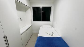 Apartment | Premium bedding, individually decorated, individually furnished, desk