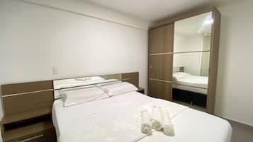 Apartamento | Roupas de cama premium, escrivaninha, espaço de trabalho para notebook