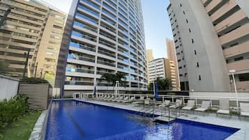 Piscina a l'aire lliure de temporada