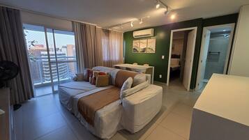 Apartment | Premium bedding, individually decorated, individually furnished, desk
