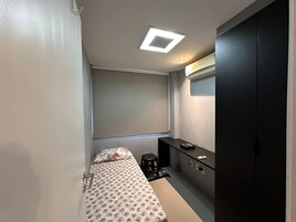 Ropa de cama de alta calidad y escritorio 