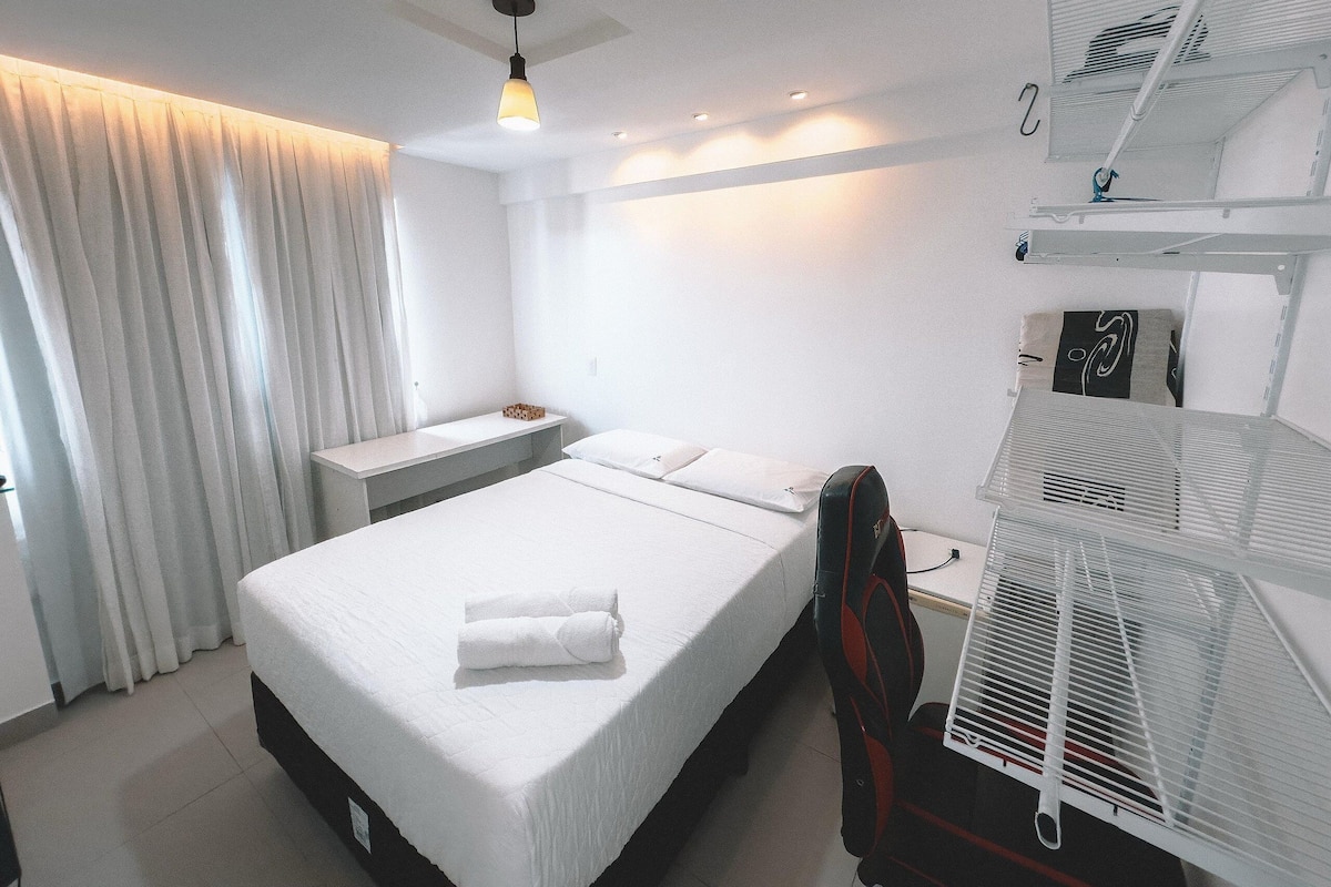 Departamento Elite, 2 habitaciones, vista parcial al océano | 2 habitaciones, ropa de cama de alta calidad y decoración personalizada