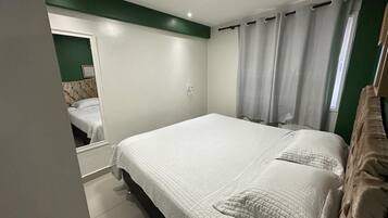 Design Apartment | Premium bedding, desk, laptop workspace, soundproofing