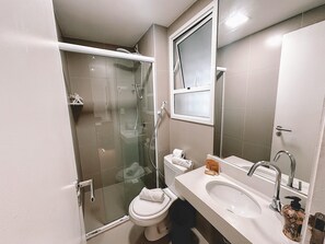 Apartamento econômico | Banheiro | Chuveiro 