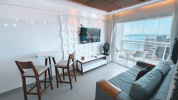 Căn hộ Elite, 2 phòng ngủ, quang cảnh một góc biển | Khu phòng khách | Banh bàn