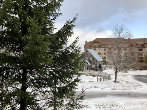 Uusi listaus! 1 makuuhuoneen pitkä Trail Condo, kävele kylään ja hissit