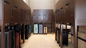 Lockers - JR KYUSHU HOTEL Blossom Fukuoka (Fukuoka)