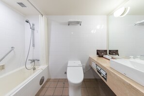 Habitación individual estándar, 1 cama individual grande, para no fumadores | Baño | Tina con regadera, amenidades de baño gratuitas, secadora de cabello 