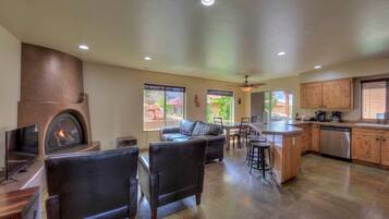 Smart TV, fireplace, Netflix, streaming services