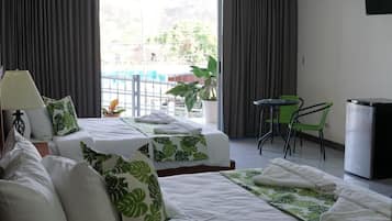 1 bedroom, desk, travel cot, WiFi