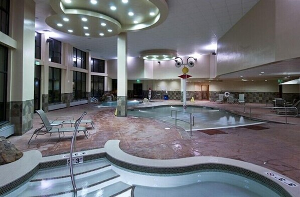 Piscine couverte, piscine extérieure