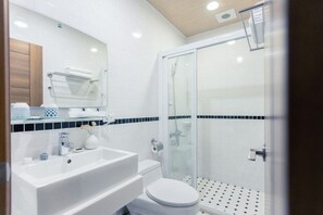 Double Room (Golden Shower) | Bathroom - Lane Alley (Tainan)