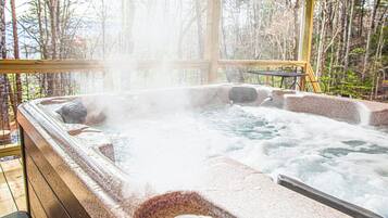 Bain à remous extérieur
