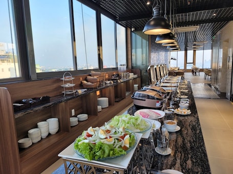 Restaurant. Thanh Long Hotel Bach Dang