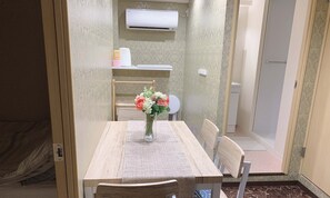 Interior detail - Hotel Minami (Tokyo)