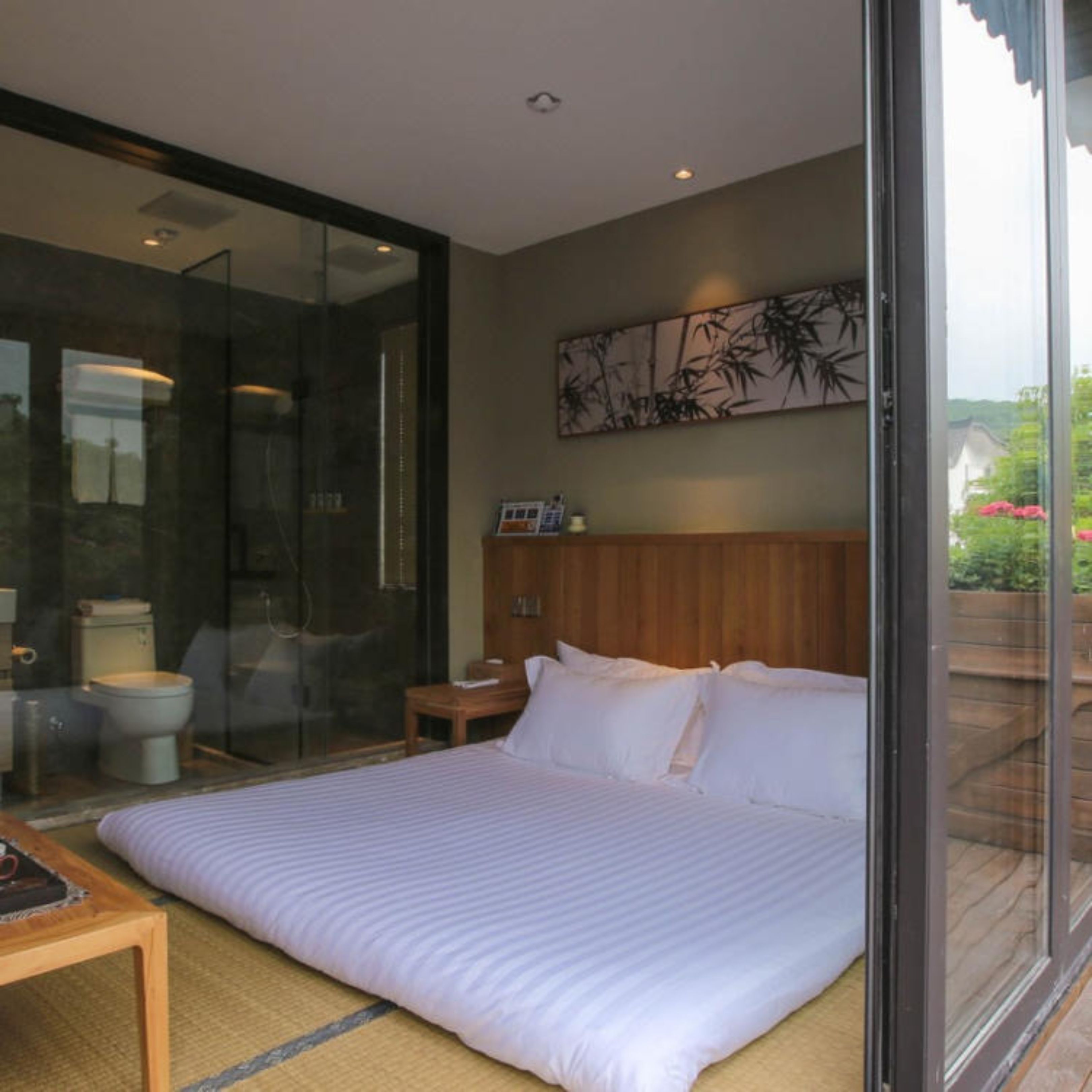 Deluxe Double Room | Free WiFi