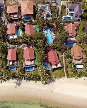 Exterior - Charming villa in tropical garden, facing the pool, 50 meters from the beach (Tambon Mae Nam)