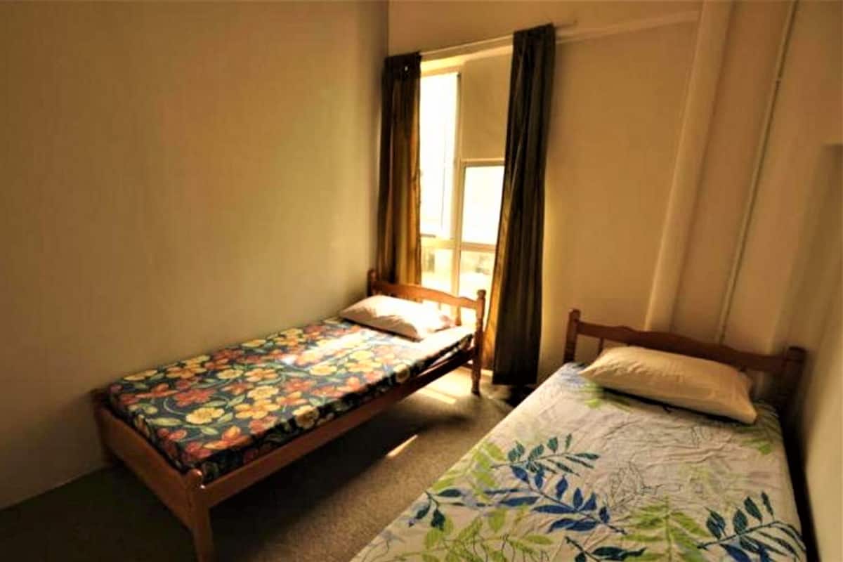 Twin Room Aircon Private Bathroom