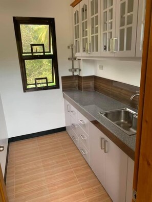 2 BR Apartment Deluxe | Private kitchenette - Tatay Seseng's Apartment Panglao (Panglao)