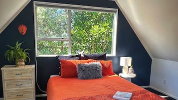 4 bedrooms, desk, free WiFi
