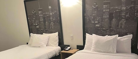 Room, 2 Katil Kelamin (Double), Non Smoking | Meja, ruang kerja komputer riba, Wi-fi percuma, cadar katil