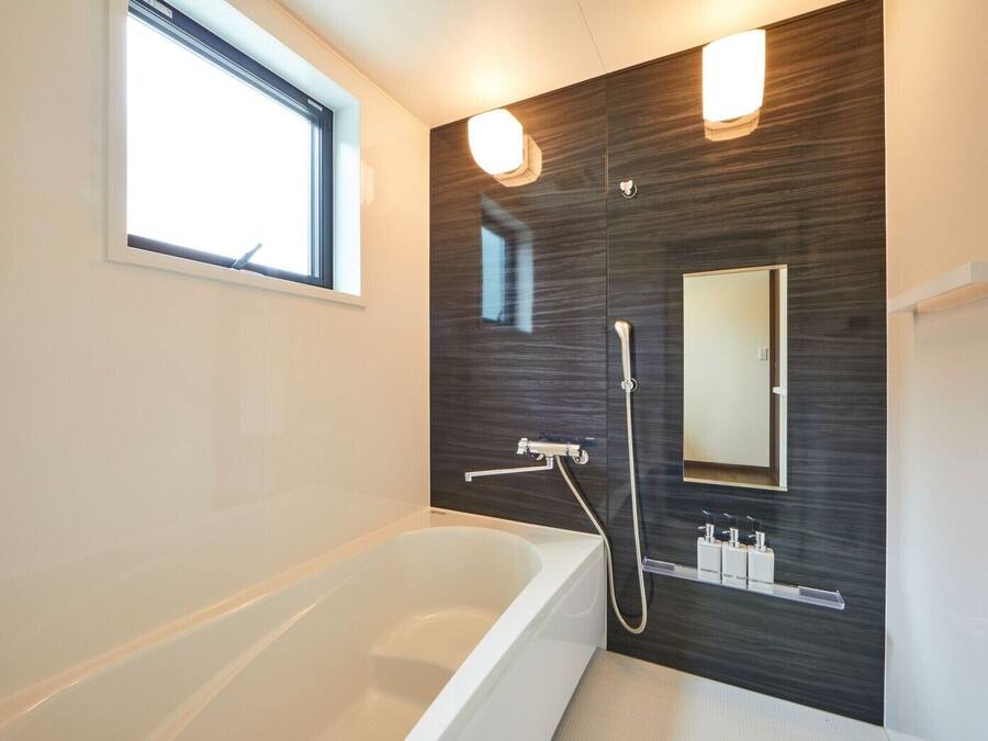 2Bedroom | Bathroom | Separate tub and shower, free toiletries, hair dryer, slippers
